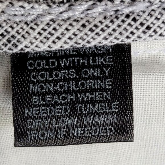 Express Women's Line Blend Shorts. Size 6 - Picture 5 of 6